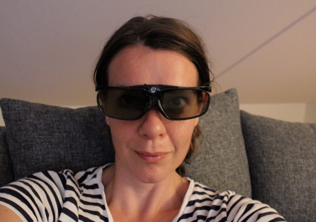 Så här snygga är vi i våra 3D-glasögon